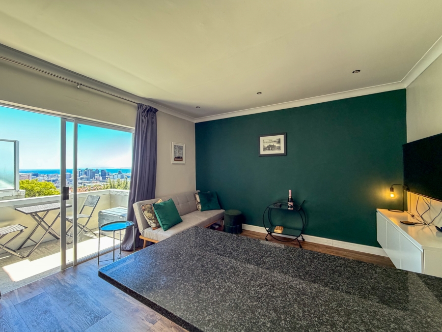 1 Bedroom Property for Sale in Vredehoek Western Cape